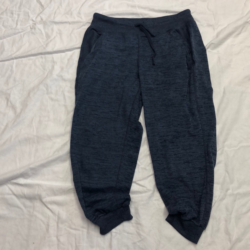 ATHLETA JOGGER CAPRI SWEATS